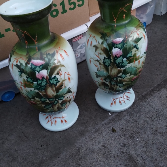 Vases - Picture 4 of 4